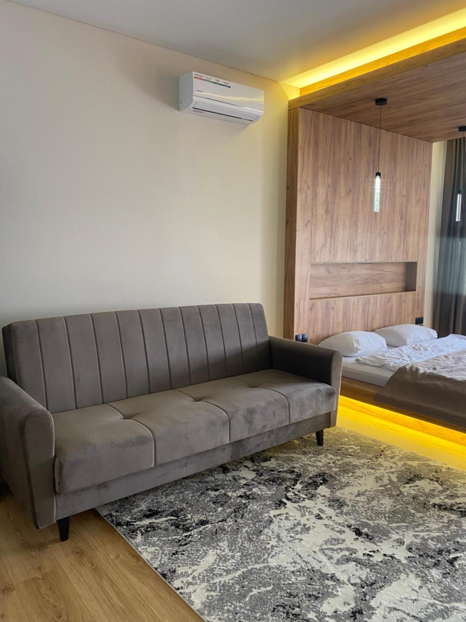 Discovery Garden Apartments คเมลไนป์สกาเย ภายนอก รูปภาพ